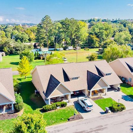 Home With Community Pool - 2 Miles To The Island! Pigeon Forge Esterno foto
