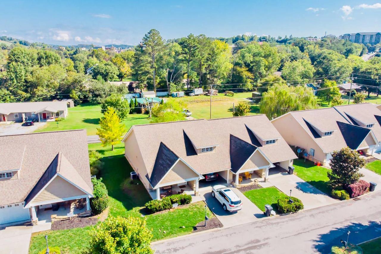 Home With Community Pool - 2 Miles To The Island! Pigeon Forge Esterno foto