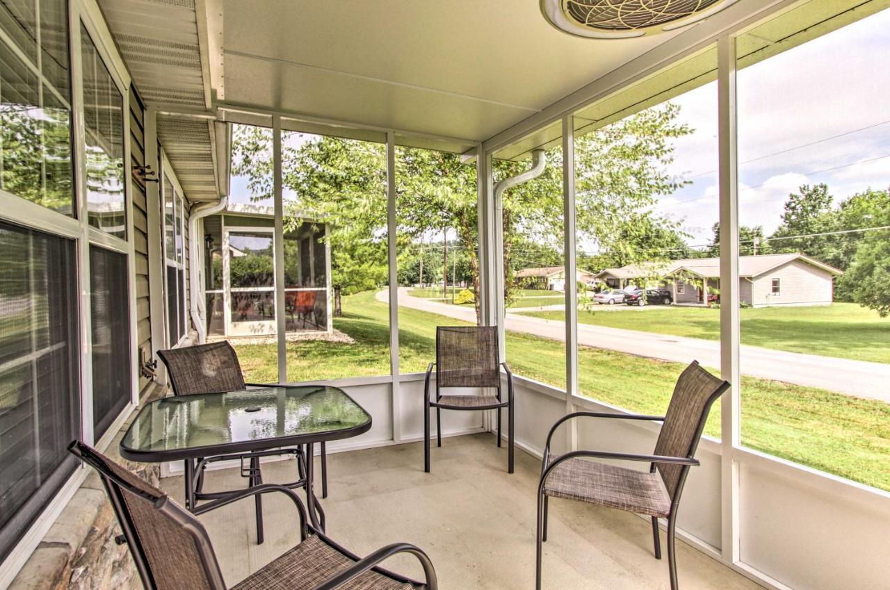 Home With Community Pool - 2 Miles To The Island! Pigeon Forge Esterno foto