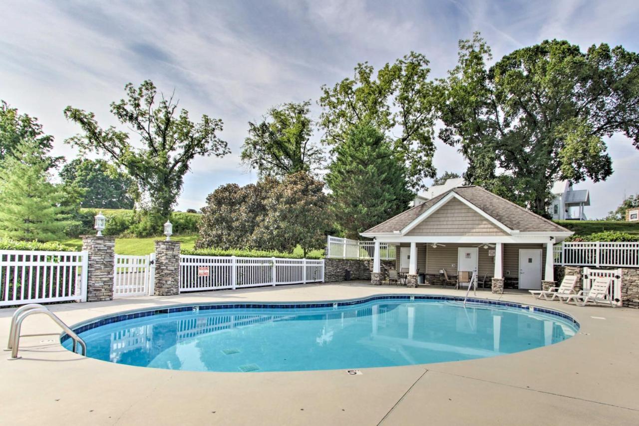 Home With Community Pool - 2 Miles To The Island! Pigeon Forge Esterno foto